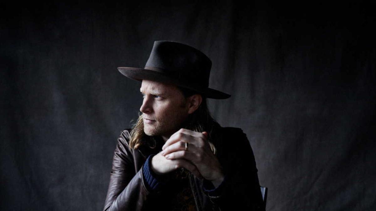 The Lumineers’ Wesley Schultz Details Debut Solo Album ‘Vignettes’