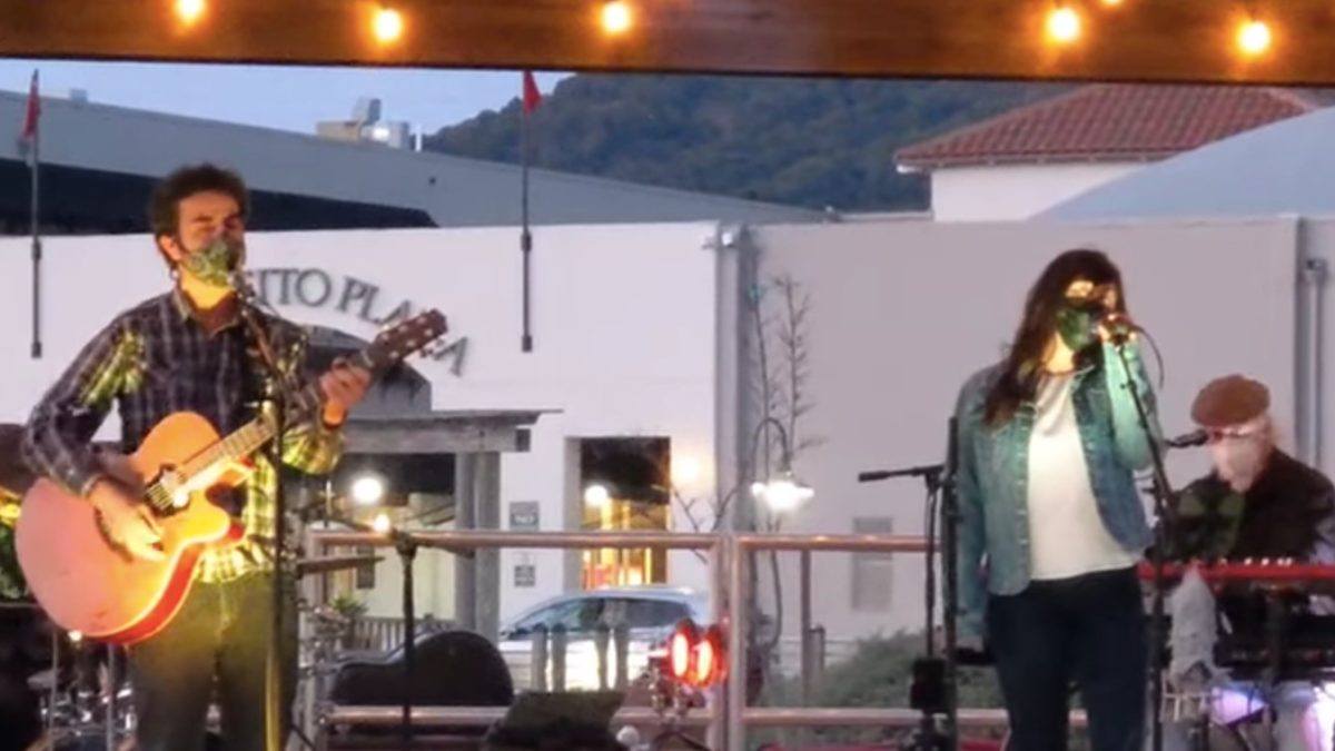 Bone Diggers Welcome Elliott Peck & Nat Keefe At Terrapin Crossroads