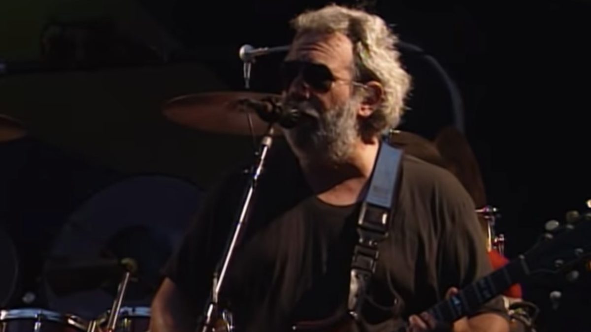 Grateful Dead Performs ‘Bird Song’ In 1990: Pro-Shot Video