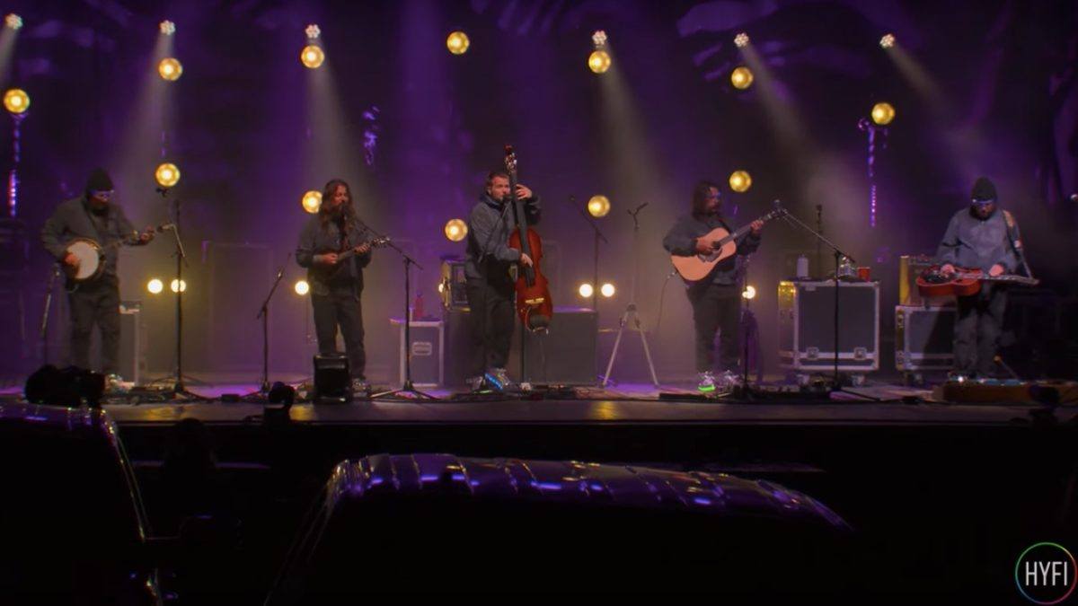 Greensky Bluegrass Performs ‘Hold On’ At Halloween Concert: Pro-Shot Video