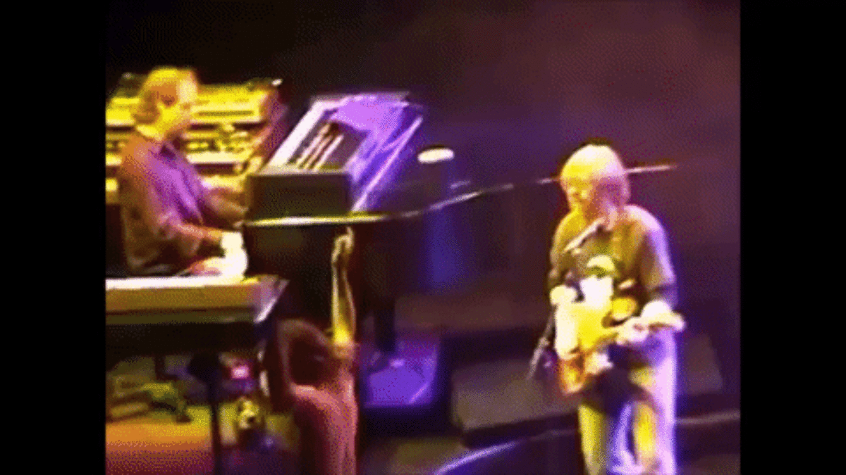 ‘Naked Dude’ Crashes Phish Stage In Madison On Fall Tour 1998
