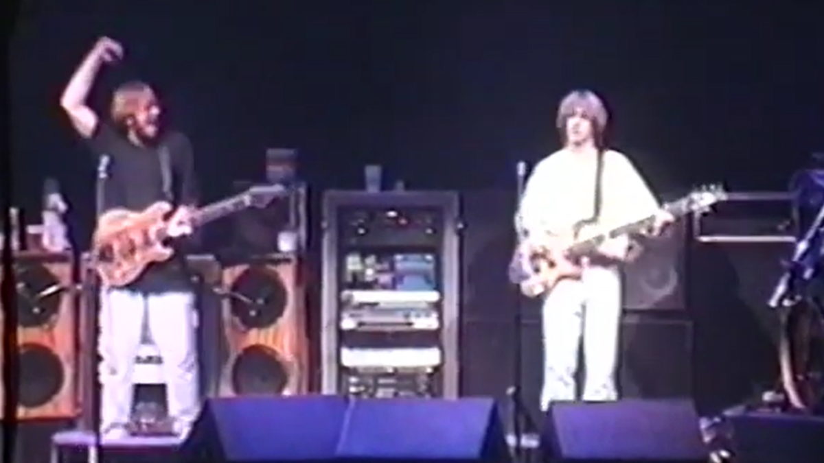 Phish Teases ‘Groove Is In The Heart’ In ‘You Enjoy Myself' On Fall Tour 1996