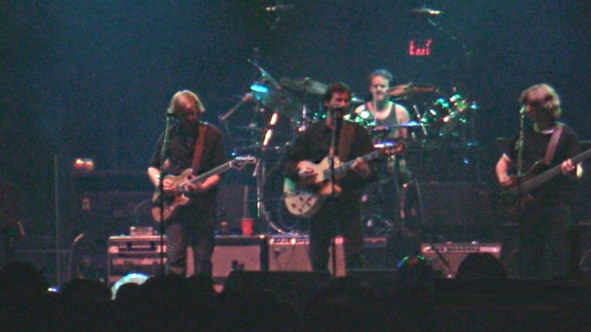Phish Reunites With Jeff Holdsworth On Fall Tour 2003