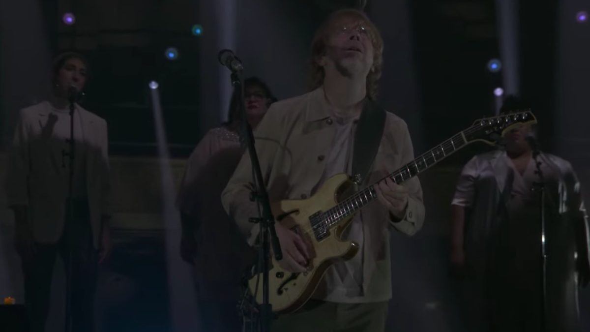 Trey Anastasio Performs ‘In Long Lines’ At 'The Beacon Jams': Pro-Shot Video