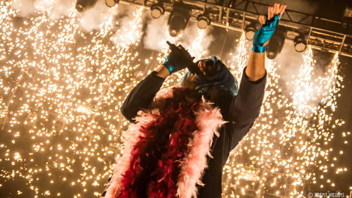 Watch My Morning Jacket's New Year's Eve 2017 Concert