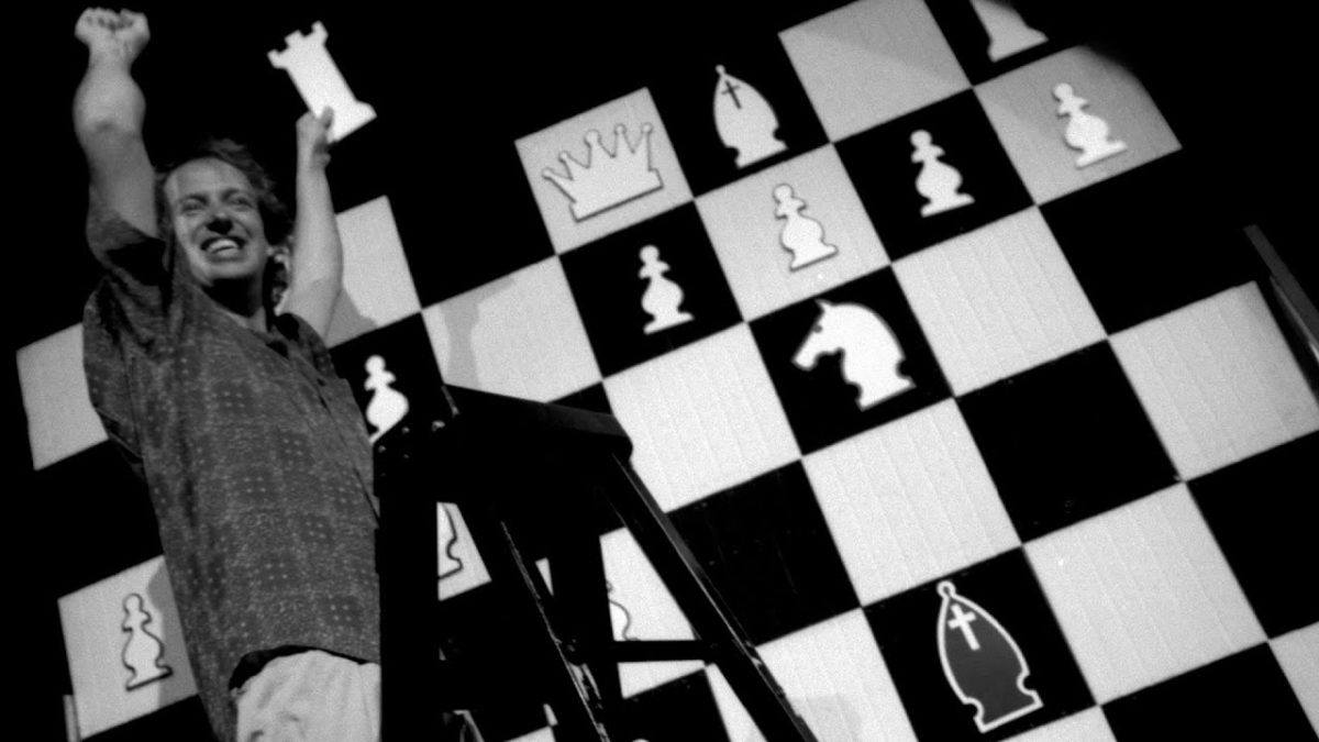 Phish Announces 'Dinner And A Rematch' New Year’s Eve 1995 Livestream & Audience Chess Match