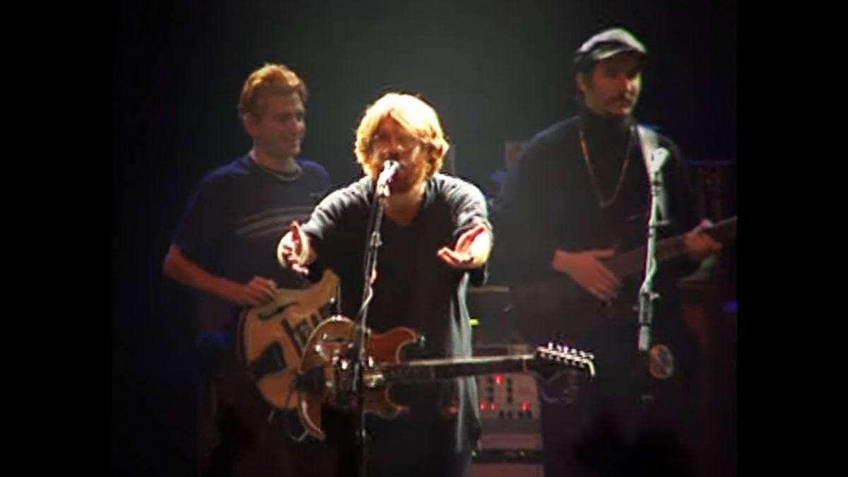 Phish Welcomes Primus' Les Claypool & Larry LaLonde, Elvis Impersonators In Las Vegas On Fall Tour 1996