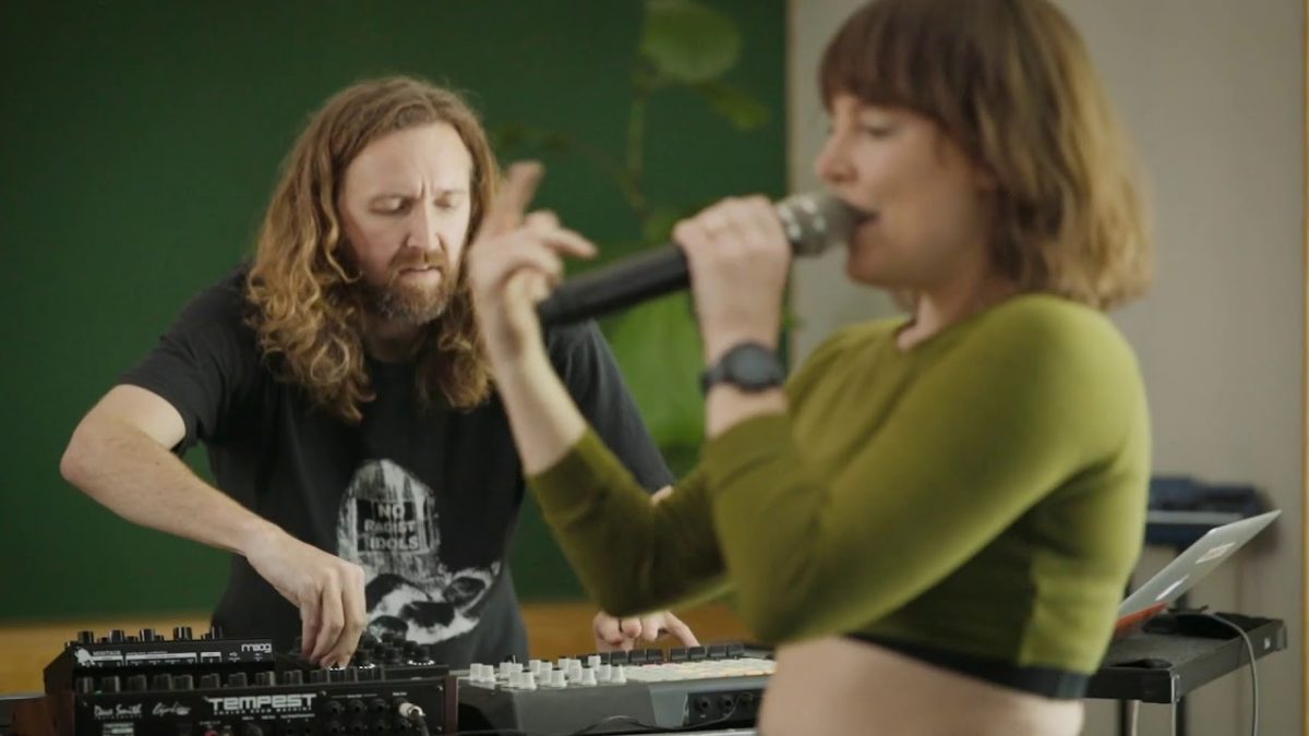 Sylvan Esso - Numb (WRNR Halloween Show)
