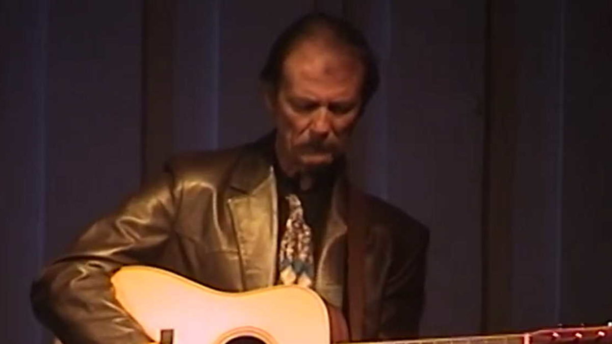 Watch Tony Rice Perform ‘Shenandoah’ At Grey Fox 2002