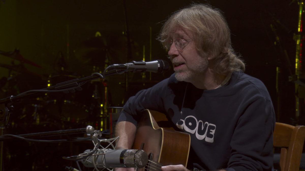 Trey Anastasio Performs 'Slave To The Traffic Light' At 'The Beacon Jams': Pro-Shot Video