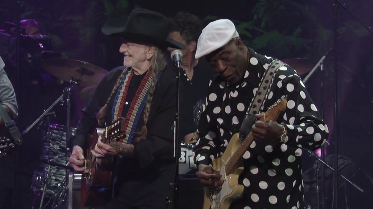 Watch Willie Nelson, Buddy Guy, Robert Randolph & Others Honor Stevie Ray Vaughan At ACL Hall Of Fame Ceremony