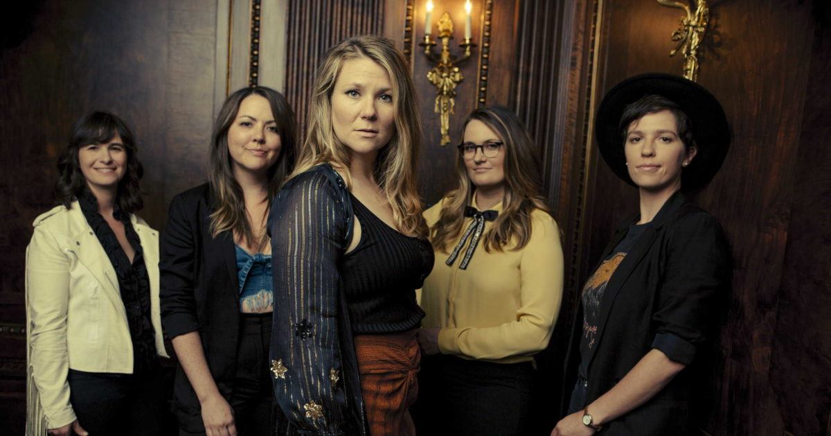 Della Mae Press Crop 2020