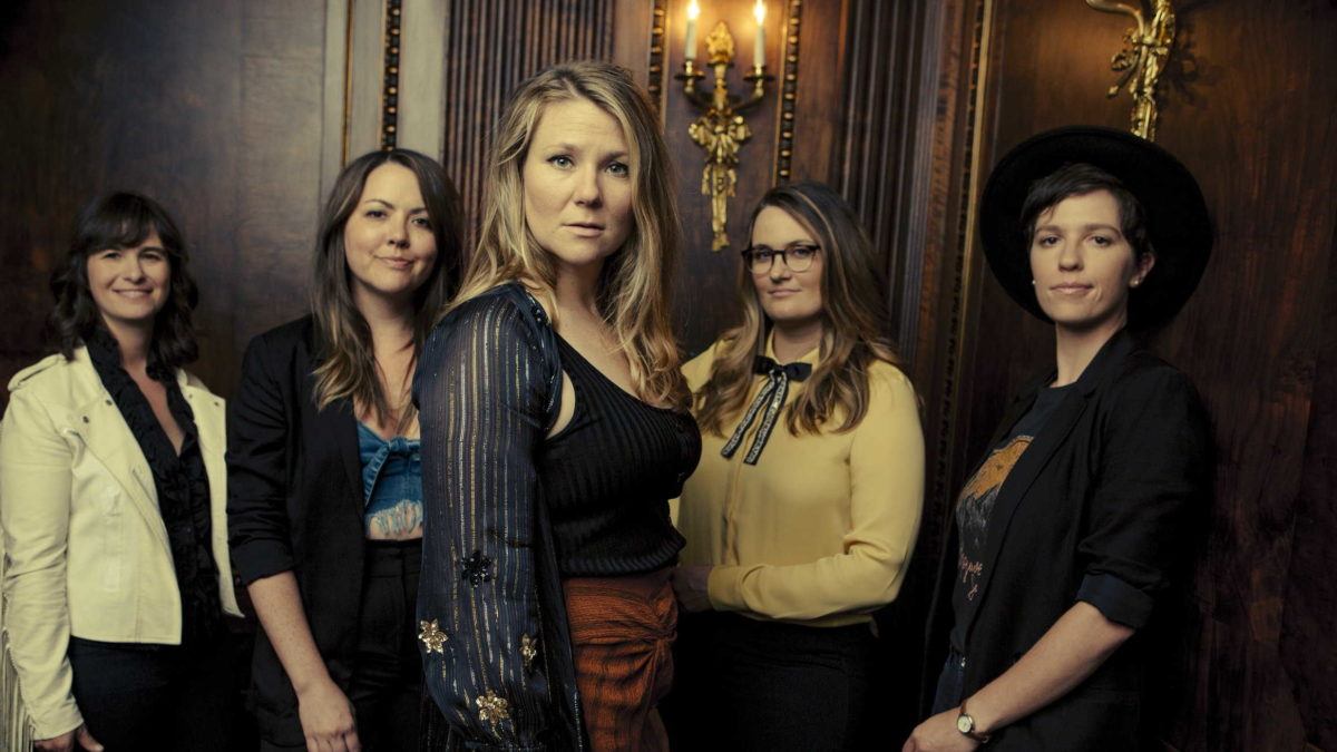 Today's Livestreams, January 11, 2021: Della Mae, Scott Law & More
