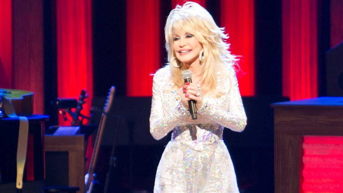 Dolly Parton Remains Eligible For Rock & Roll Hall Of Fame Induction
