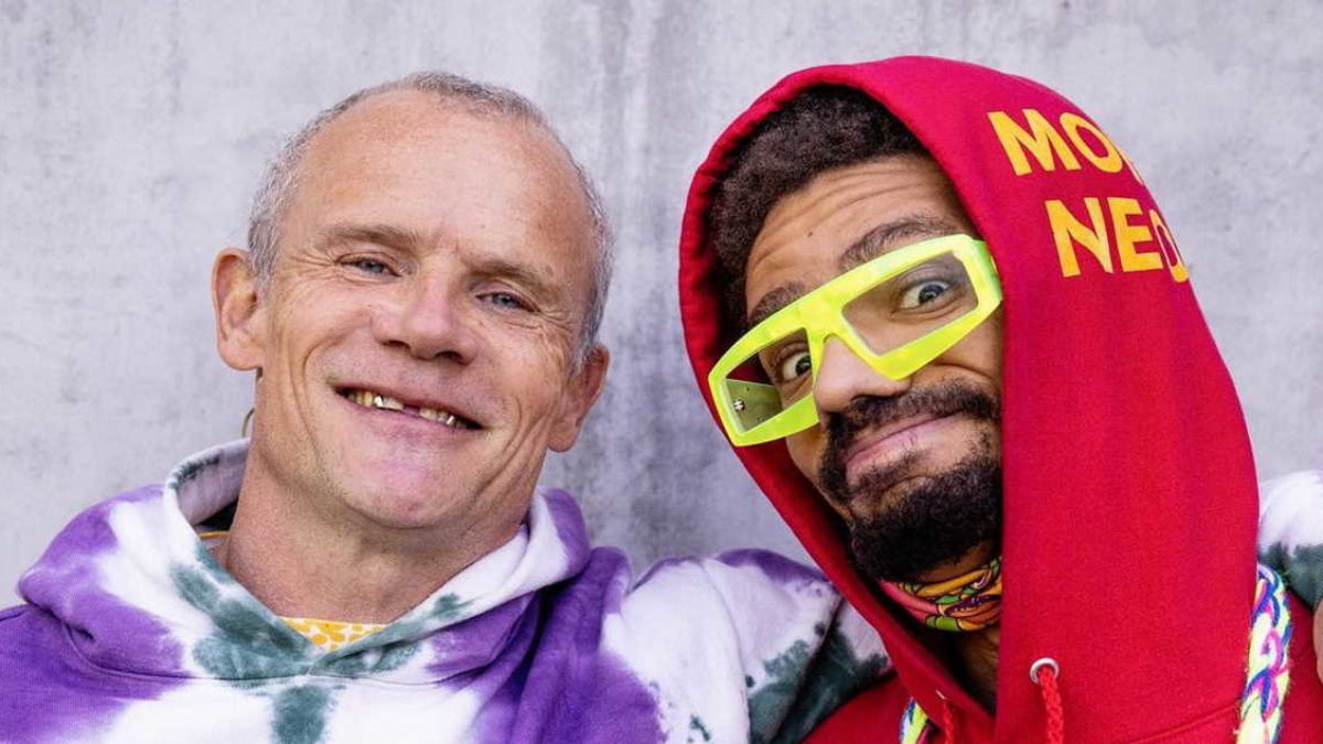 Watch Flea & MonoNeon Jam