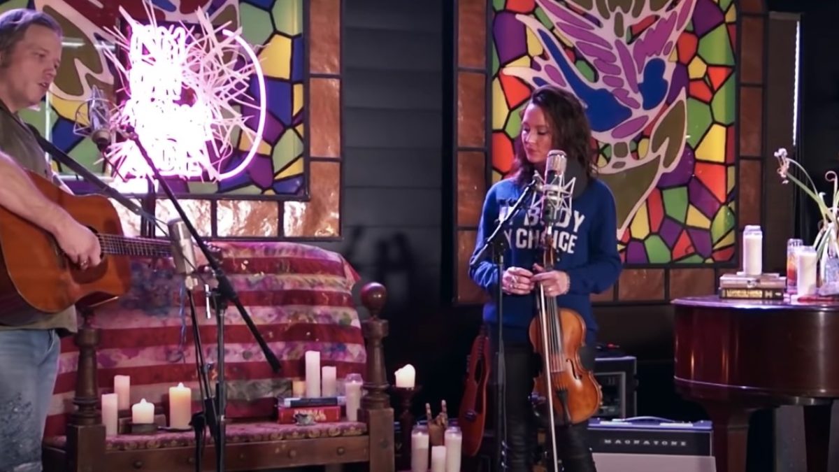 Amanda Shires & Jason Isbell Perform ‘The Problem’ On ‘Fallon’