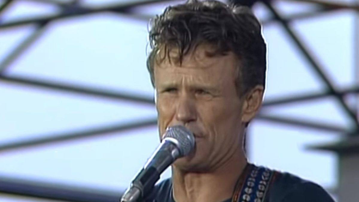 Watch Kris Kristofferson Perform At 1st Farm Aid In 1985