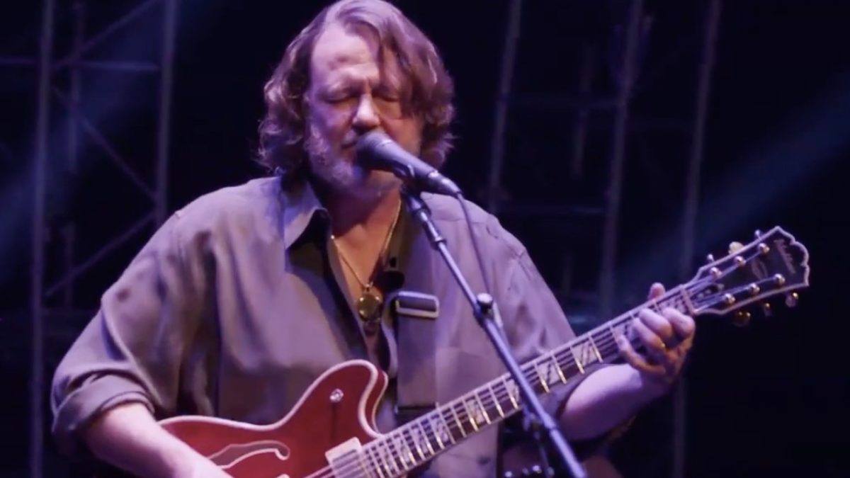 Watch Widespread Panic Perform ‘Imitation Leather Shoes’ At 25th Anniversary Run In 2011