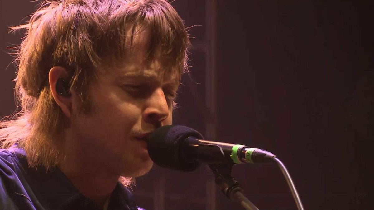 Billy Strings Premieres Grateful Dead Cover & Original At At The Déjà