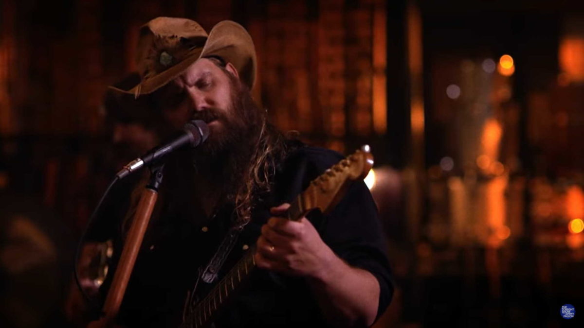 Chris Stapleton Performs ‘When I’m With You’ On ‘Fallon’