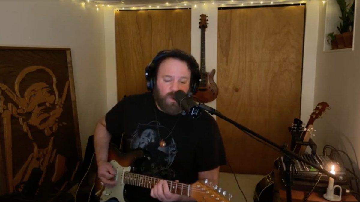Cris Jacobs Covers Willie Nelson, Leon Bridges & Khruangbin + More For ‘Texas Troubadour’ Livestream Concert