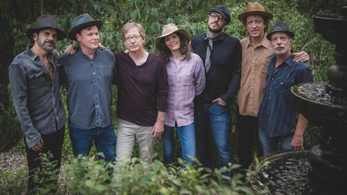 Edie Brickell & New Bohemians Share ‘Horse’s Mouth’ Single