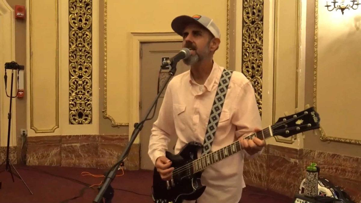 Watch moe. Play ‘The Road’ & ‘Mexico’ In The Lobby Of Albany’s Palace Theatre
