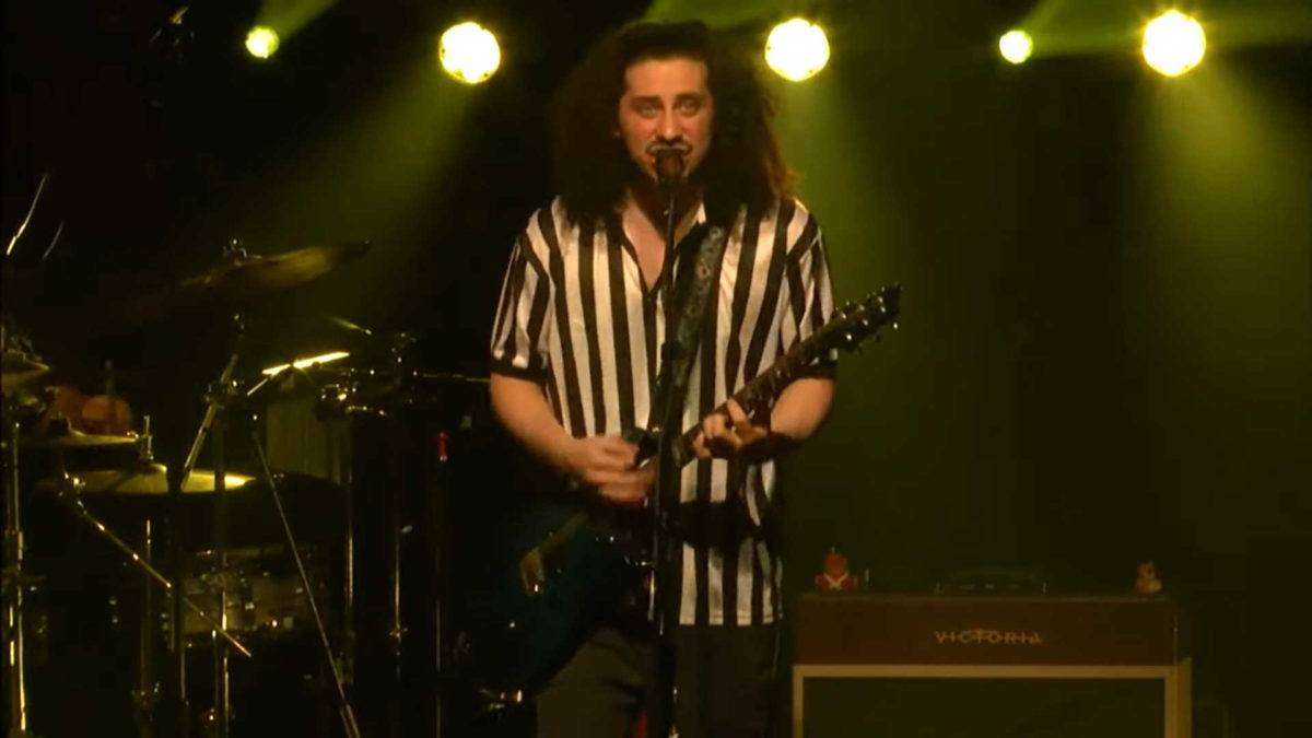 Watch Pigeons Playing Ping Pong Cover NSYNC & The Weeknd At Brooklyn Bowl