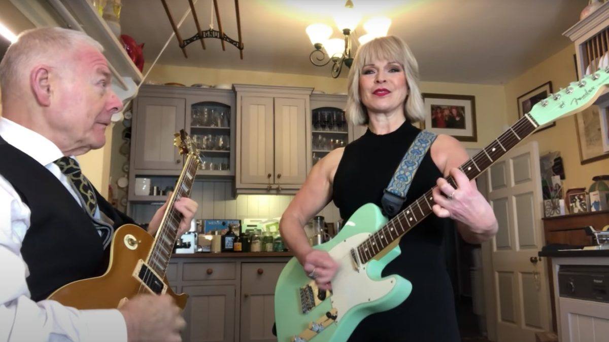Robert Fripp & Toyah Willcox Cover Jim Hendrix's 'Purple Haze'