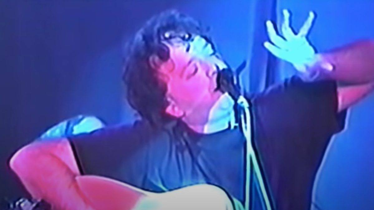 Ween Goes Acoustic For 1st Set In Trenton On This Date In 2002