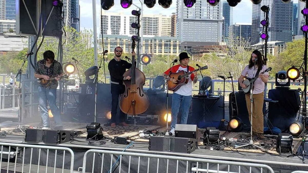 Billy Strings Covers Willie Nelson, Grateful Dead & More In Austin
