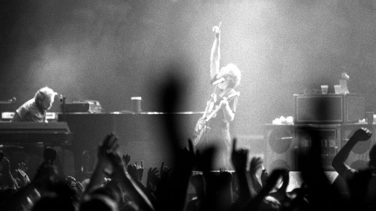 Today's Livestreams, March 30, 2021: Phish, Cris Jacobs, Hayes Carll & More