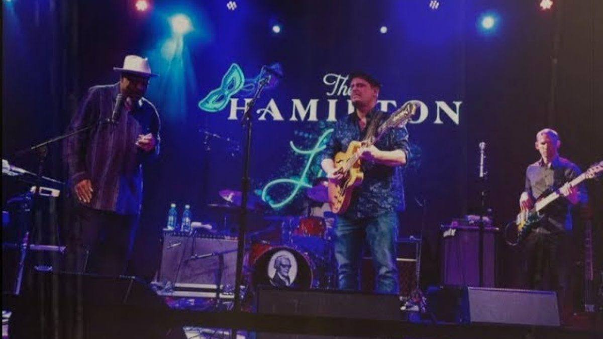 Sol Roots "I Bet You" (live)