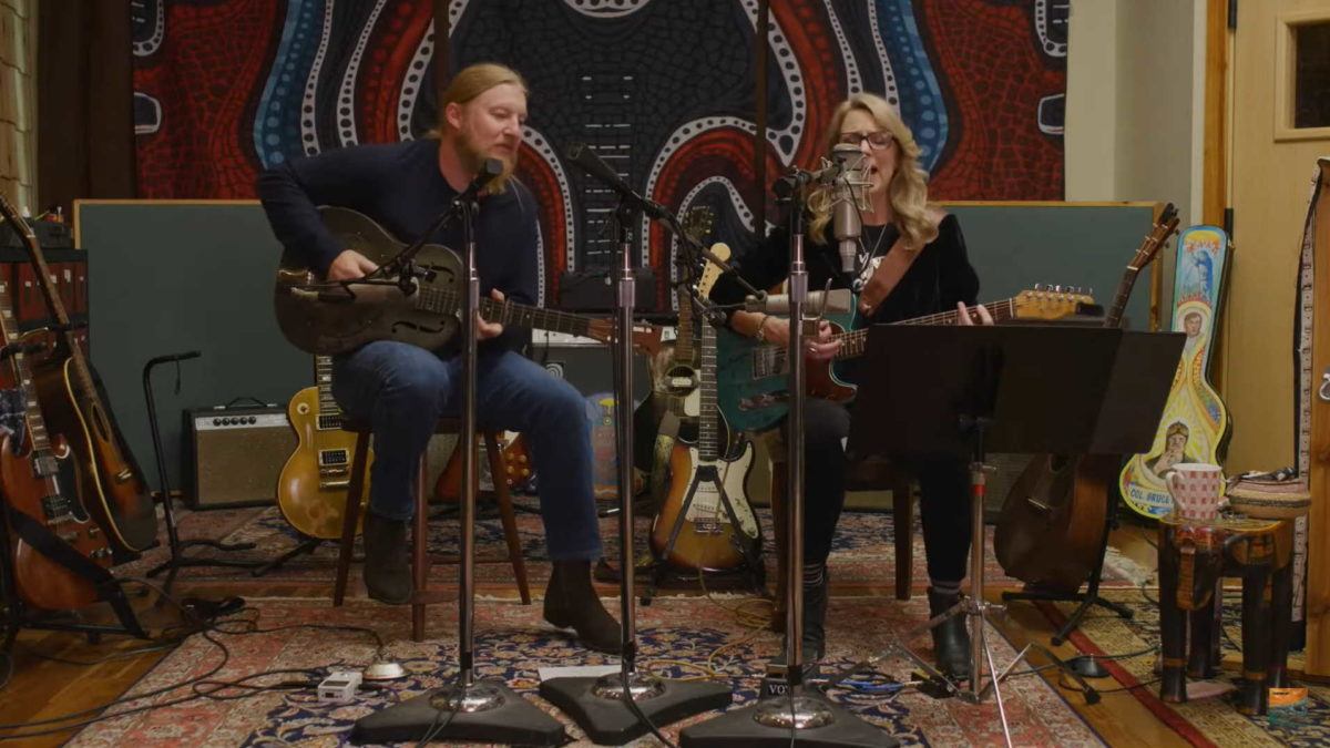 Tedeschi Trucks Band Present Duo Set For ‘Fireside Sessions' Part 3 & Announce Lineup Change