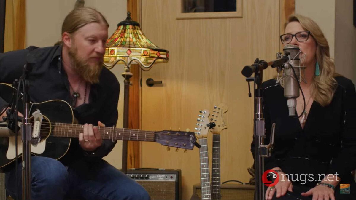 Tedeschi Trucks Band Duo Debuts Neal Casal Cover For ‘Fireside Sessions’ Episode 5