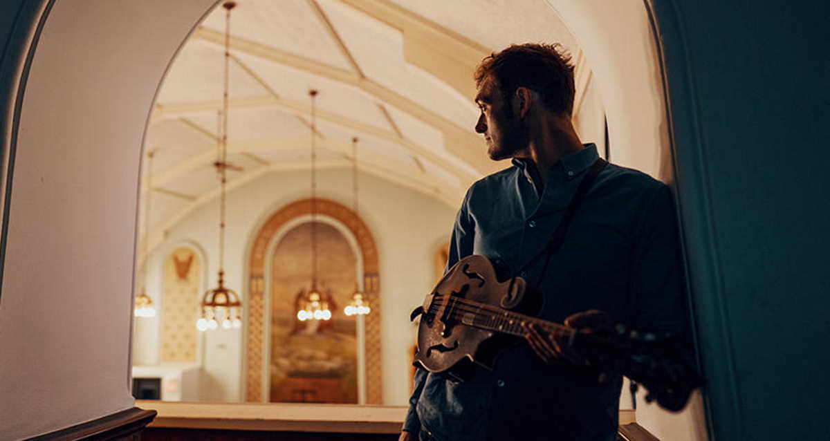 Chris Thile Press 2021