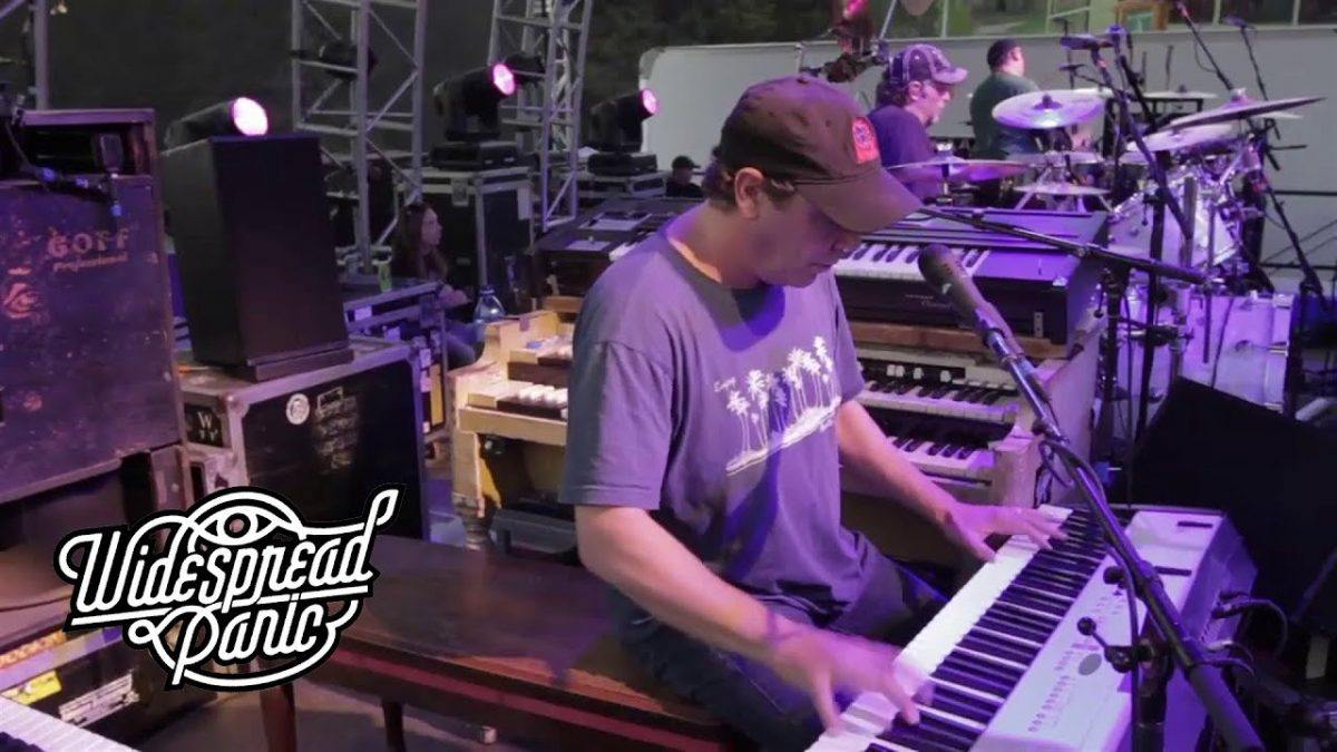Jaded Tourist (Live in Wyoming)