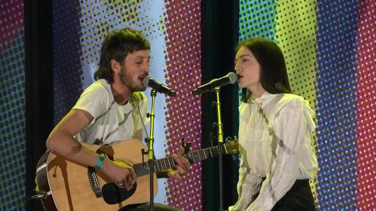 Lorde Covers Bruce Springsteen With Marlon Williams In Auckland