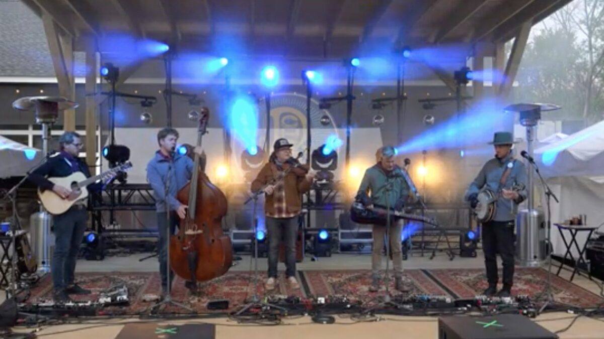 The Infamous Stringdusters Cover The Cure, Phish, Pink Floyd & More At B Chord Brewing Company