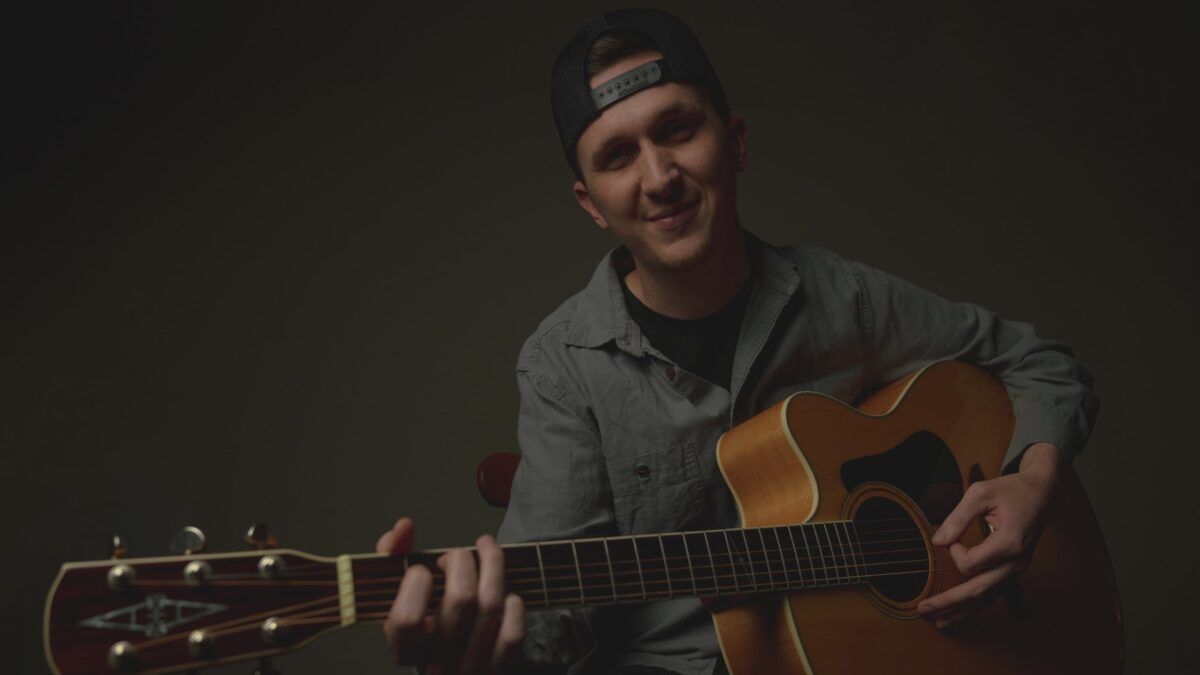 Big Something’s Nick MacDaniels Releases ‘Machines (Unplugged)’ Single