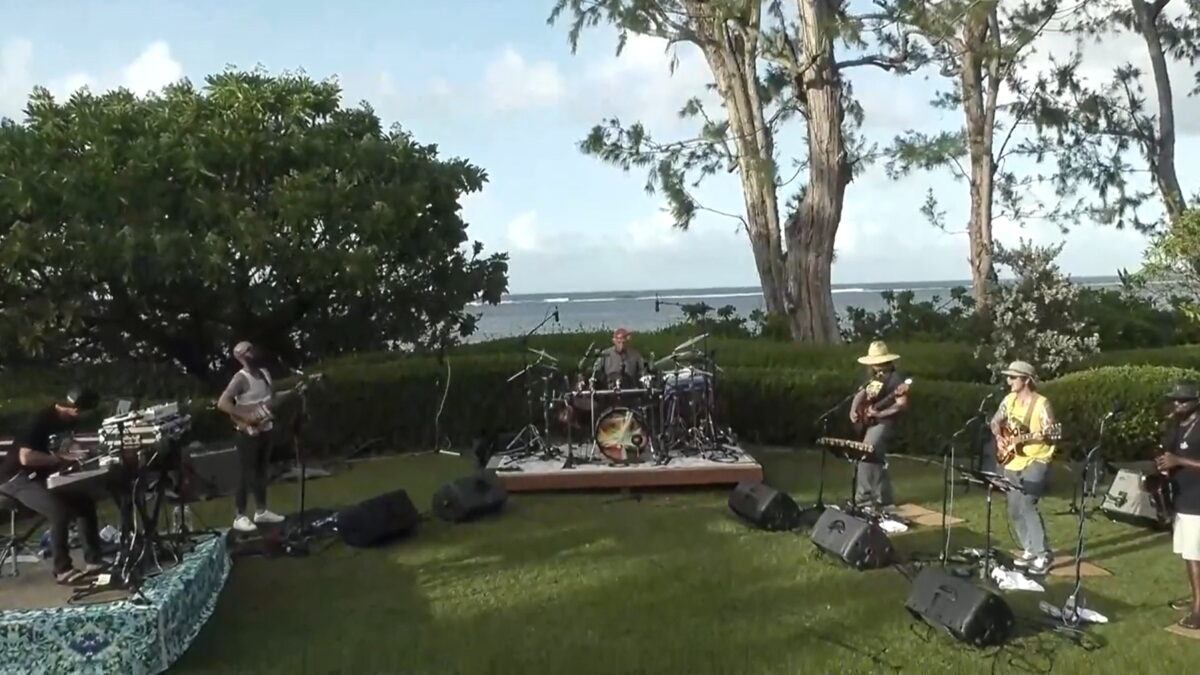 Billy & The Kids With Billy Strings & James Casey Debut New Song Featuring Robert Hunter Lyrics