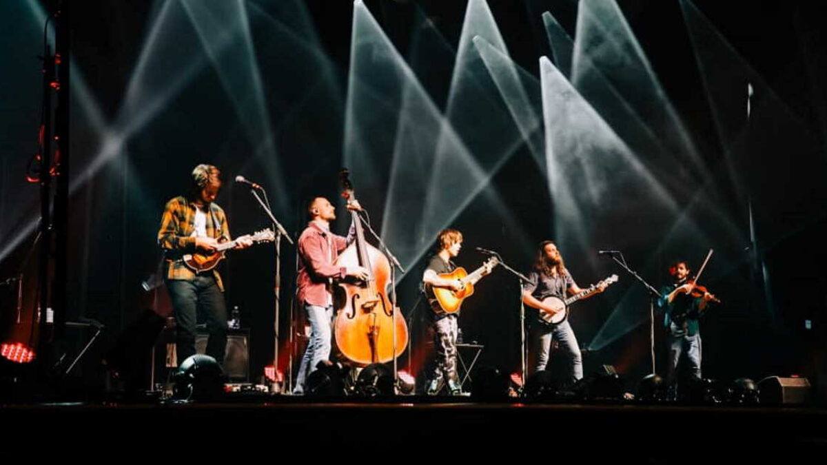 Billy Strings Announces Bonnaroo Farm Concert Livestream & John Mailander Guest Appearance
