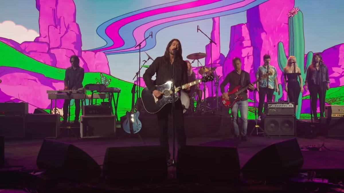 Foo Fighters Perform ‘Chasing Birds’ On ‘Late Night With Seth Meyers’
