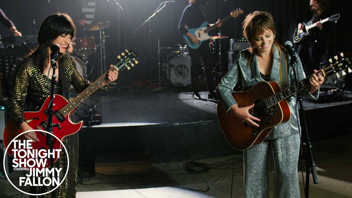 Sharon Van Etten & Angel Olsen Perform ‘Like I Used To’ On ‘Fallon’