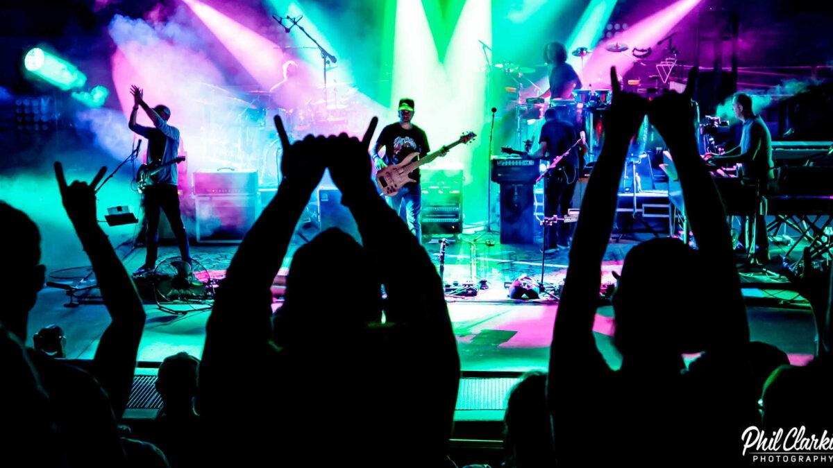 Umphrey’s McGee Performs ‘Bridgeless’ At Red Rocks: Pro-Shot Video