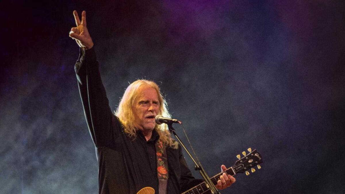 Warren Haynes Confirms Summer Solo Tour 2021
