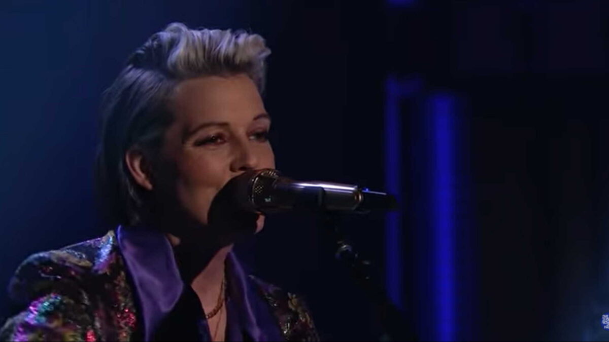 Brandi Carlile Performs ‘Right On Time’ On ‘Fallon’