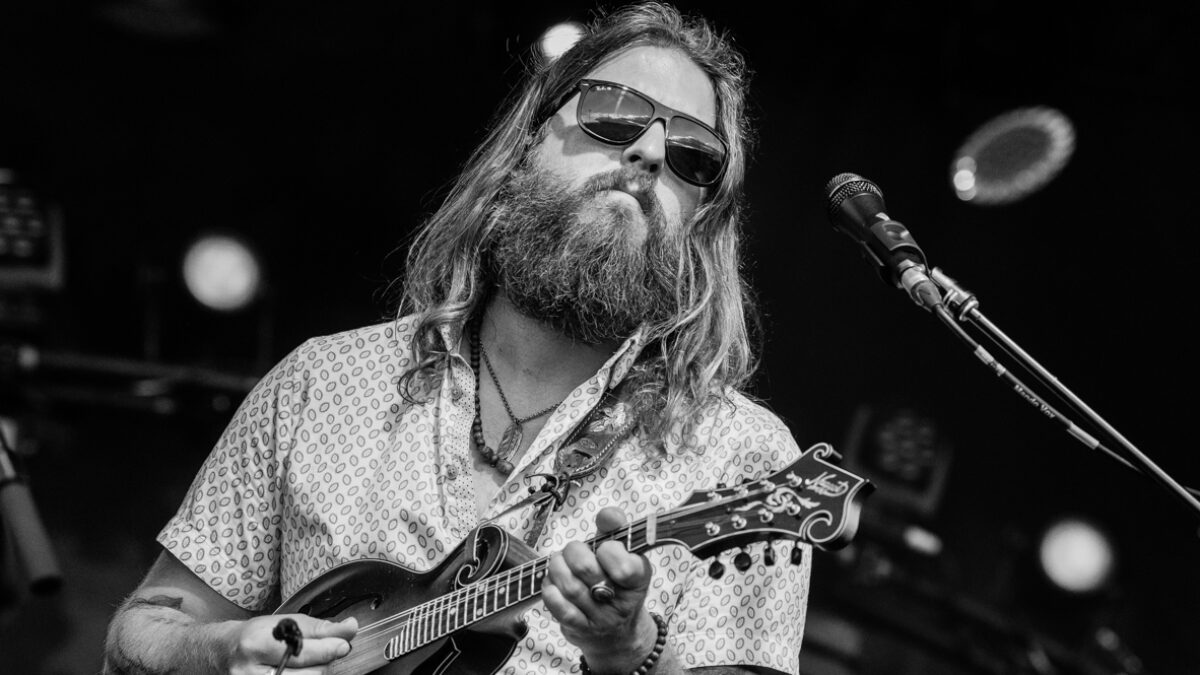 Greensky Bluegrass Dusts Off Dire Straits Cover In North Carolina