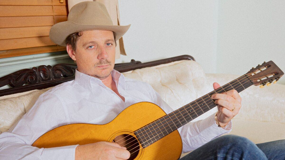 Sturgill Simpson Cancels Webster Hall & Ryman Auditorium Concerts