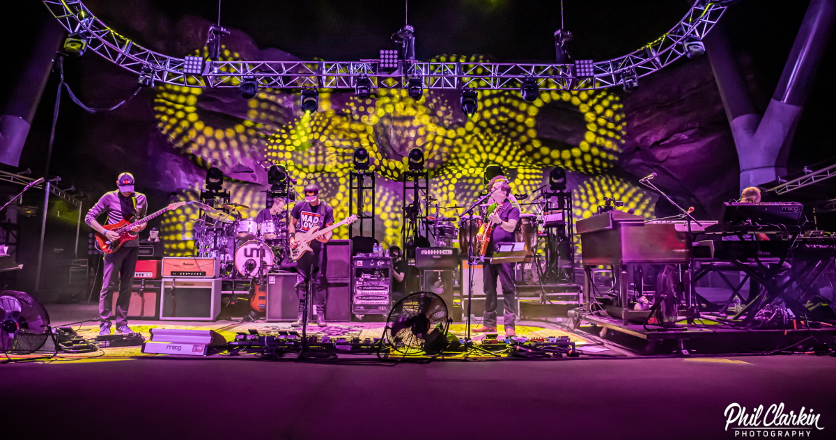 Umphrey's McGee Clarkin 2021 Band v3